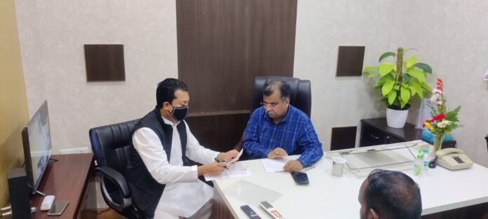 e3ca6b35-434a-4972-9c36-532940e5b878